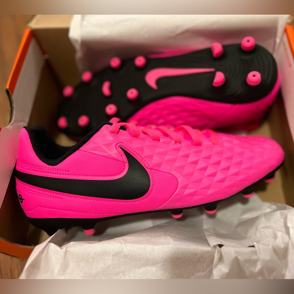 Nike 6y, juniors legend 8 cleats